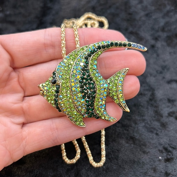 Betsey Johnson Green Tropical Fish Brooch/Pendant Necklace - Picture 3 of 5